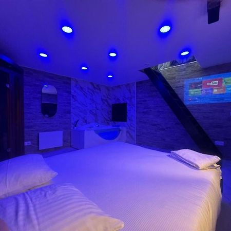 Maison Appartement Triplex Avec Jacuzzi Et Sauna Saint-Etienne  Exterior foto